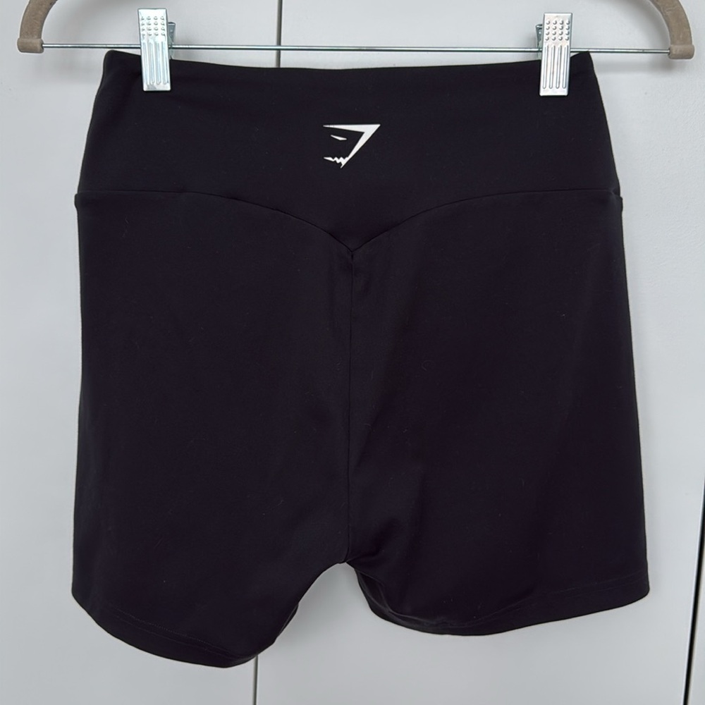 Gymshark shorts size L - Picture 2 of 2
